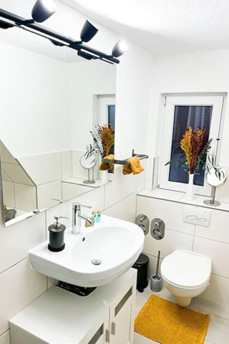 Modernes Apartment Mit Balkon Free Parking Netflix Celle Exterior photo